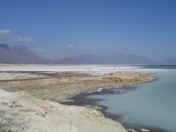 Salziger als das Rote Meer - Assalsee in Afrika